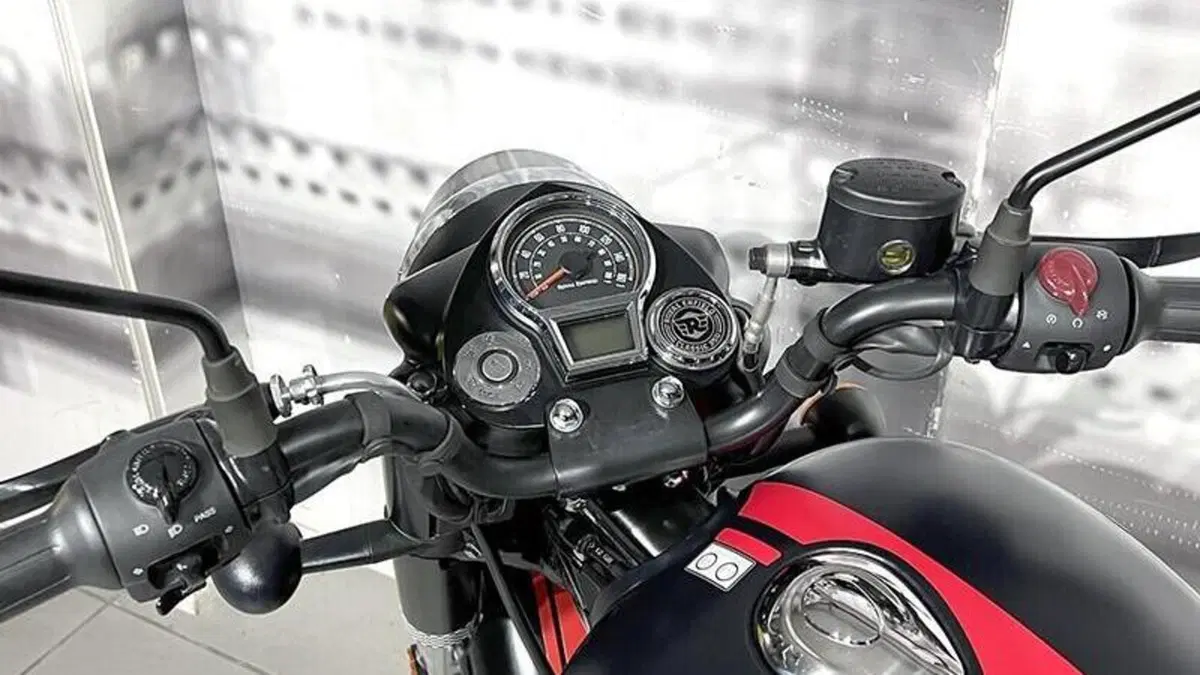 Royal Enfield Classic 350 (2021 - 26)  (5)
