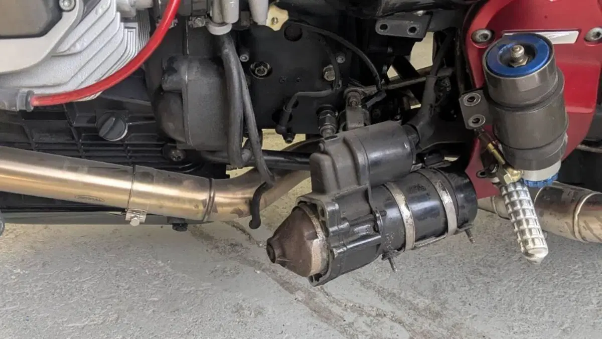 Moto Guzzi V11 Le Mans (2001 - 06)  (12)