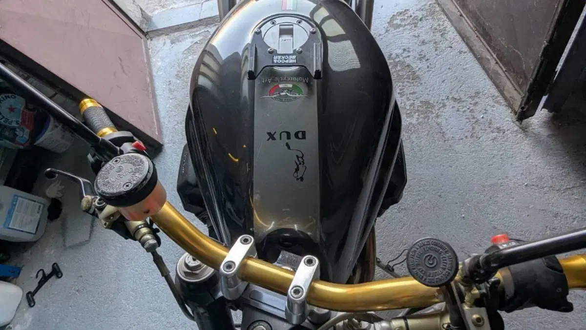Moto Guzzi V11 Le Mans (2001 - 06)  (7)