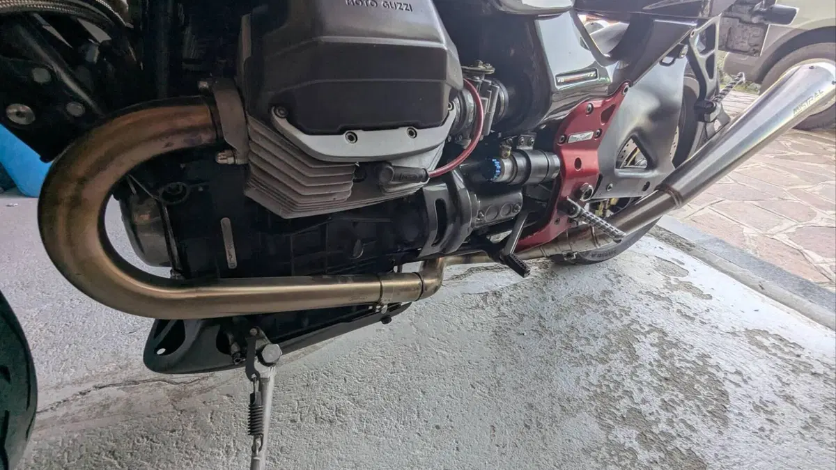 Moto Guzzi V11 Le Mans (2001 - 06)  (9)