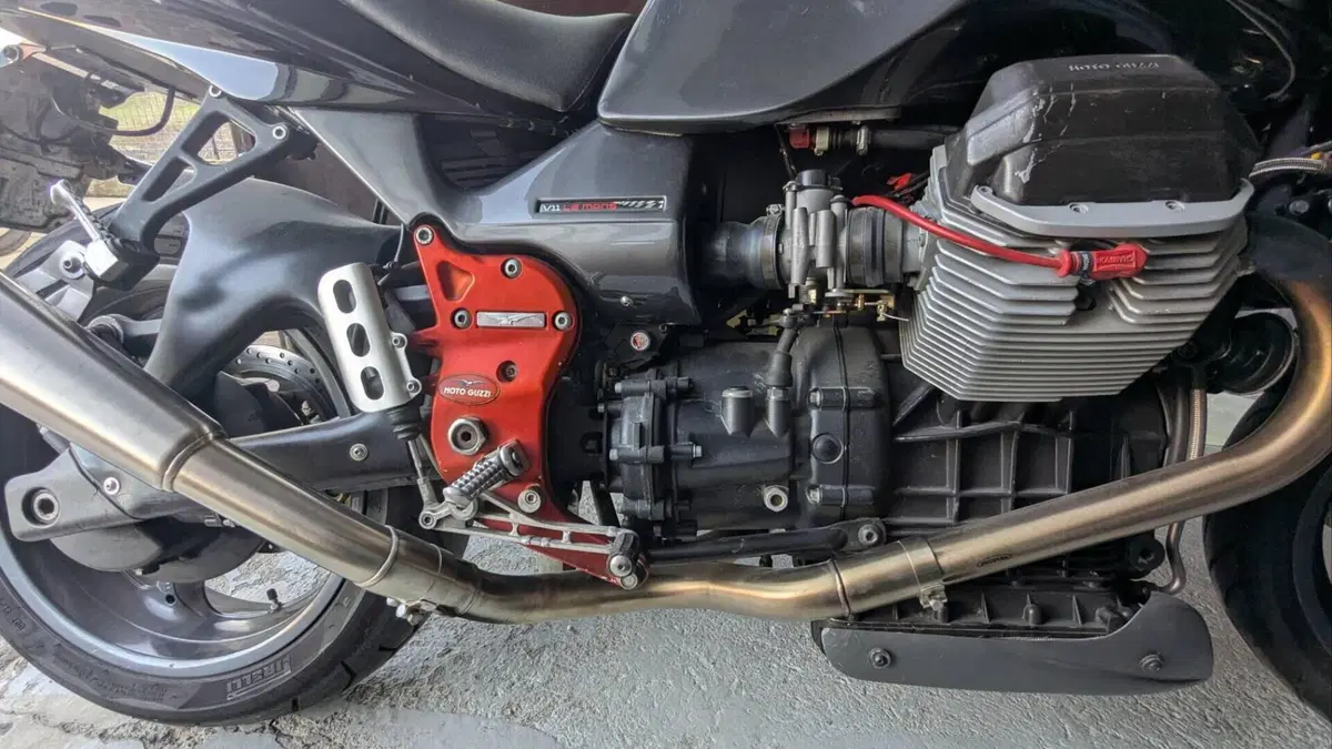 Moto Guzzi V11 Le Mans (2001 - 06)  (4)
