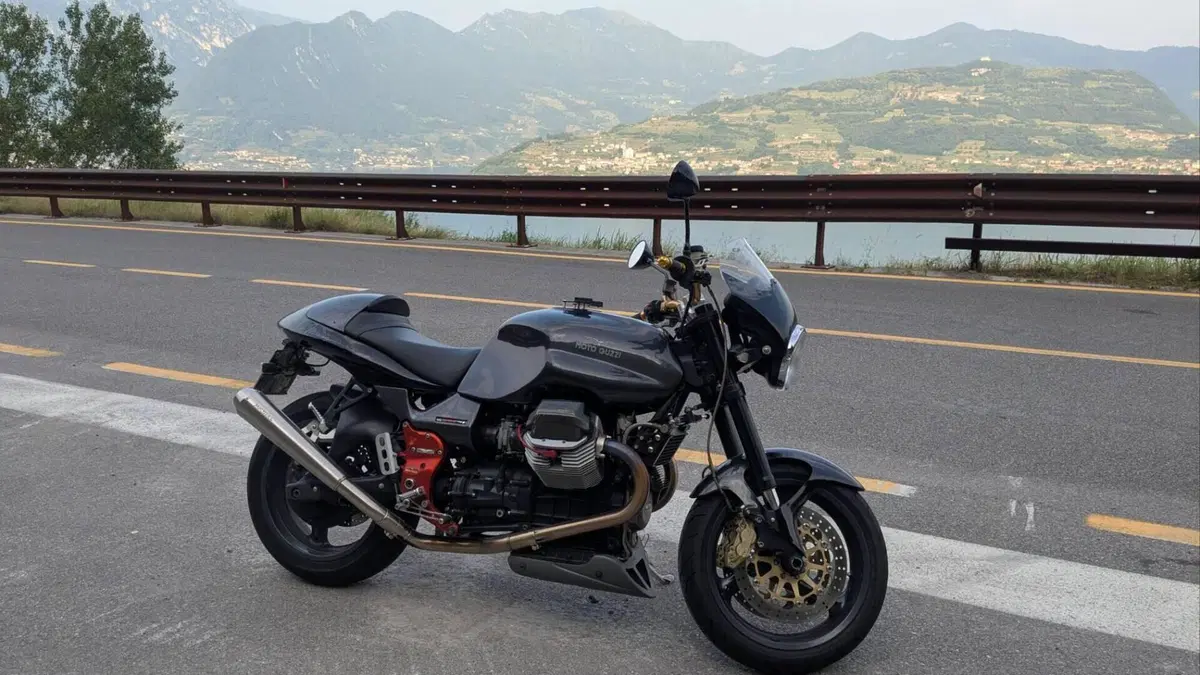 Moto Guzzi V11 Le Mans (2001 - 06) 