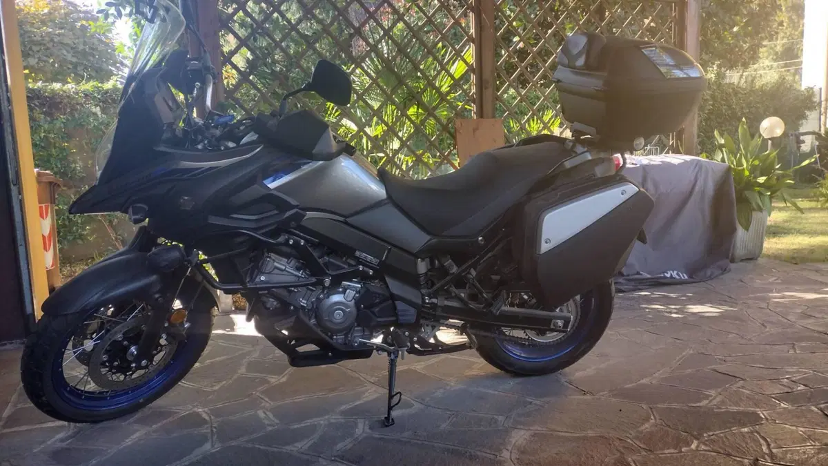 Suzuki V-Strom 650 (2021 - 25)  (3)