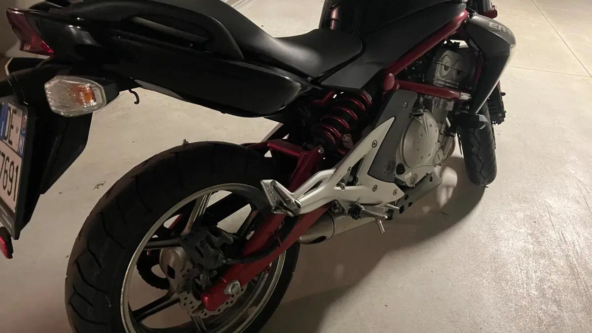 Kawasaki ER-6N (2006 - 09)  (5)