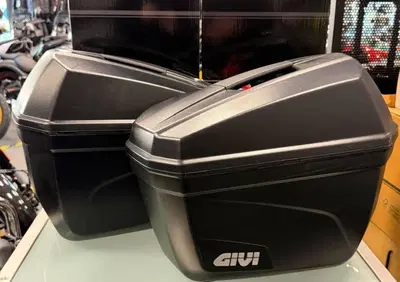 VALIGIE LATERALI GIVI E22N - Annuncio 9944865