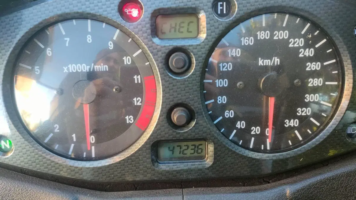 Suzuki GSX 1300 R Hayabusa (1999 - 06)  (3)