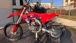 Honda CRF 450R (2024) 