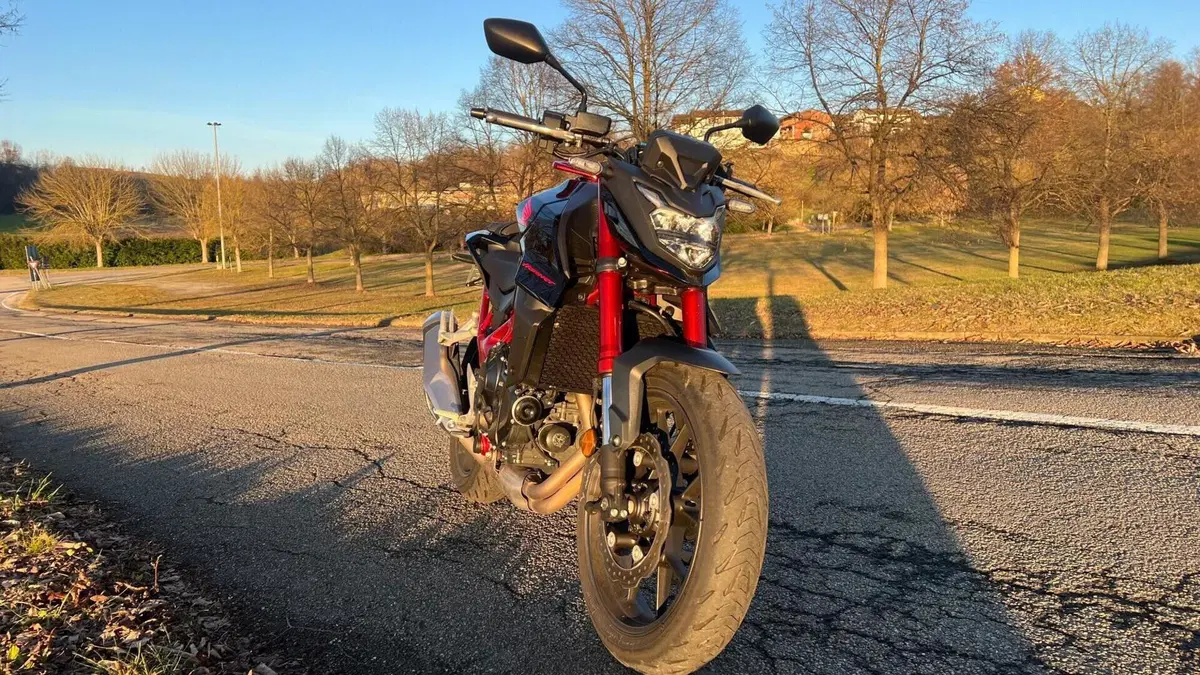 Honda CB 750 Hornet (2023 - 24)  (4)