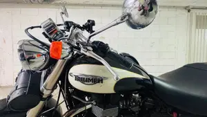 Triumph Speedmaster 865 (2005 - 10)  (2)