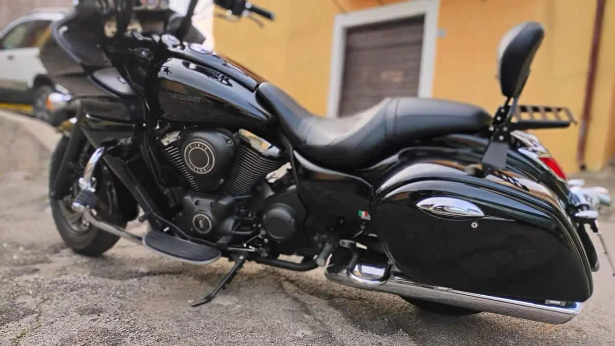 Kawasaki Vulcan VN 1700 Voyager ABS Custom (2011 - 14)  (2)