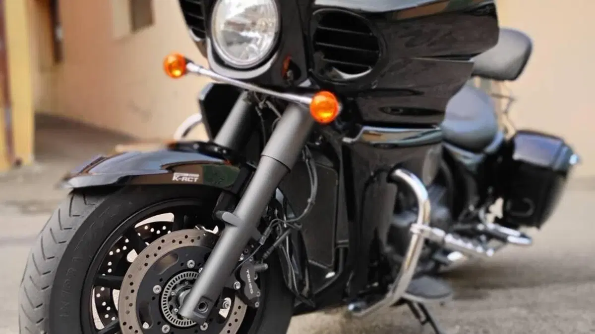 Kawasaki Vulcan VN 1700 Voyager ABS Custom (2011 - 14)  (4)