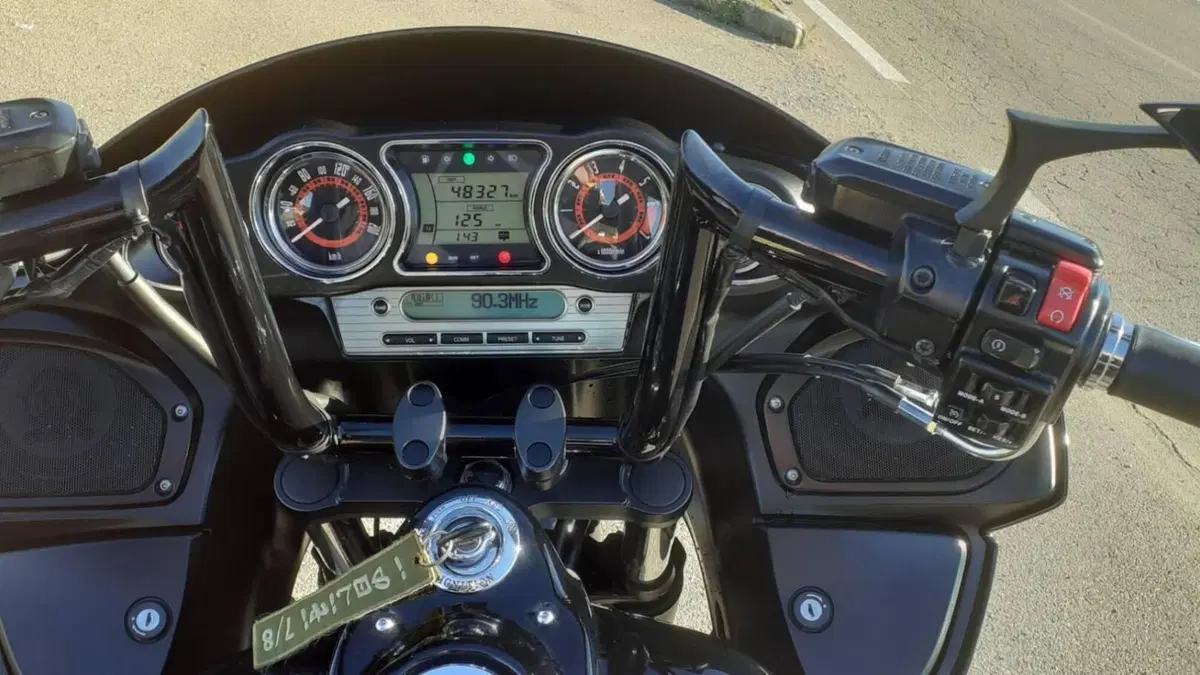 Kawasaki Vulcan VN 1700 Voyager ABS Custom (2011 - 14)  (7)