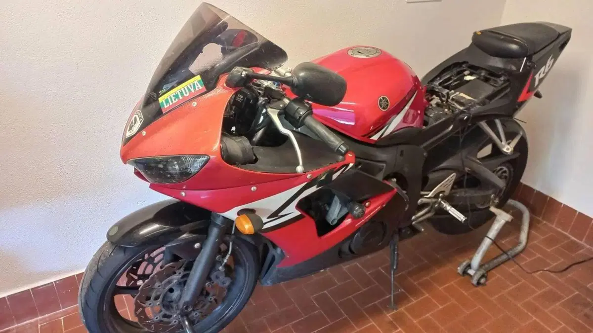 Yamaha YZF R6 (2003 - 04)  (3)