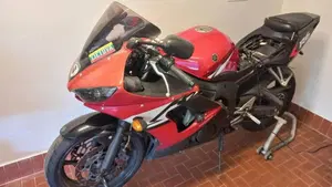 Yamaha YZF R6 (2003 - 04)  (3)