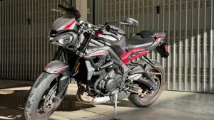 Triumph Street Triple R (2020 - 22)  (3)
