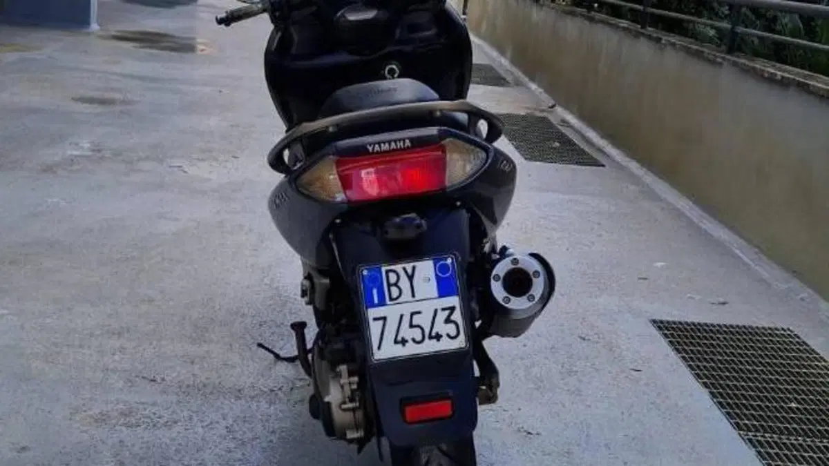 Yamaha T-Max 500 (2004 - 07)  (4)
