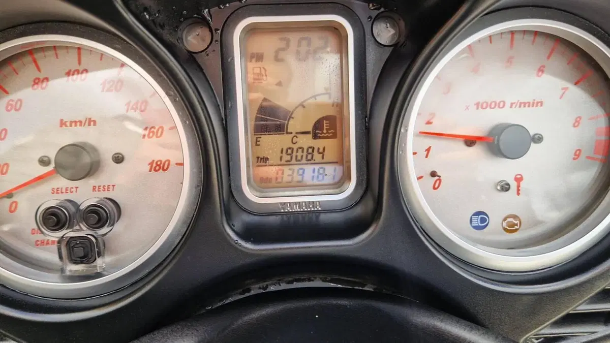Yamaha T-Max 500 (2004 - 07)  (6)