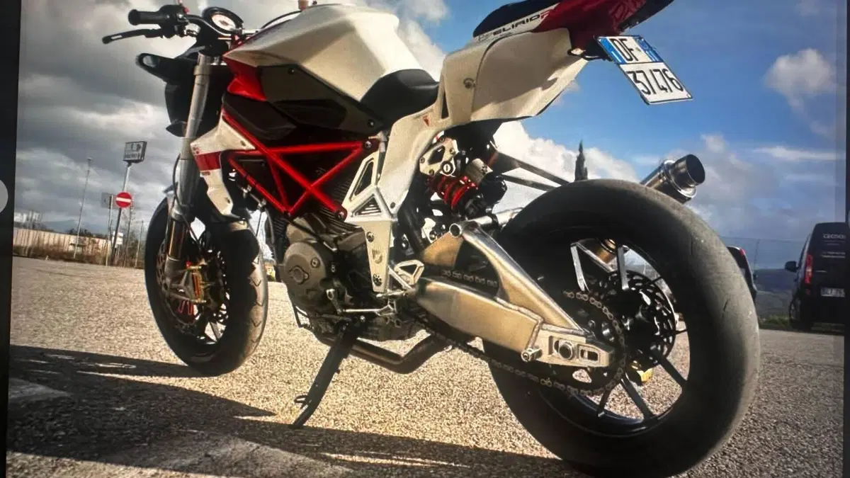 Bimota DB6 Delirio RE (2006 - 15)  (2)