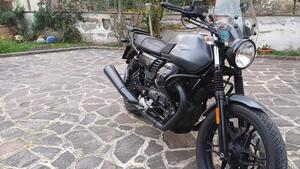 Moto Guzzi V7 III Stone (2017 - 20) 