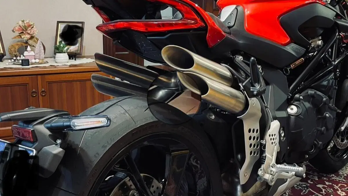 MV Agusta Brutale 1000 RS (2022 - 26)  (3)