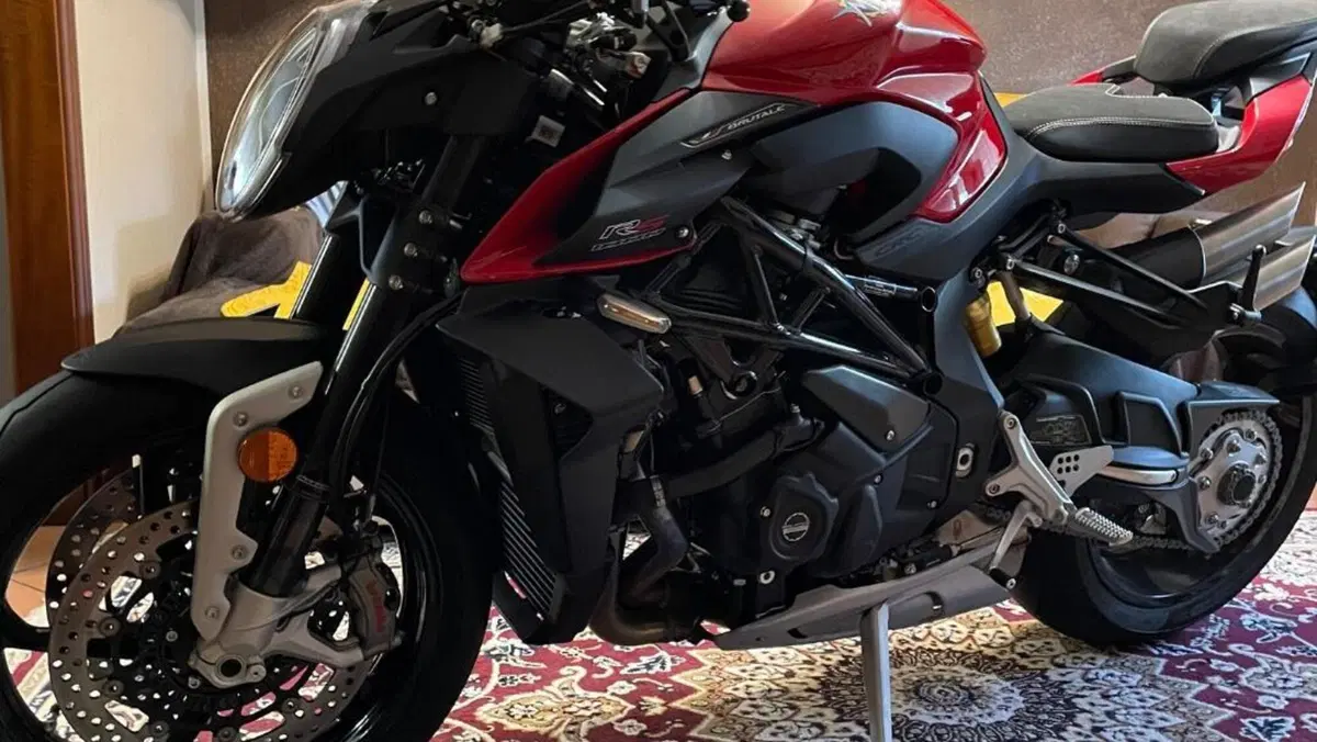 MV Agusta Brutale 1000 RS (2022 - 26)  (2)