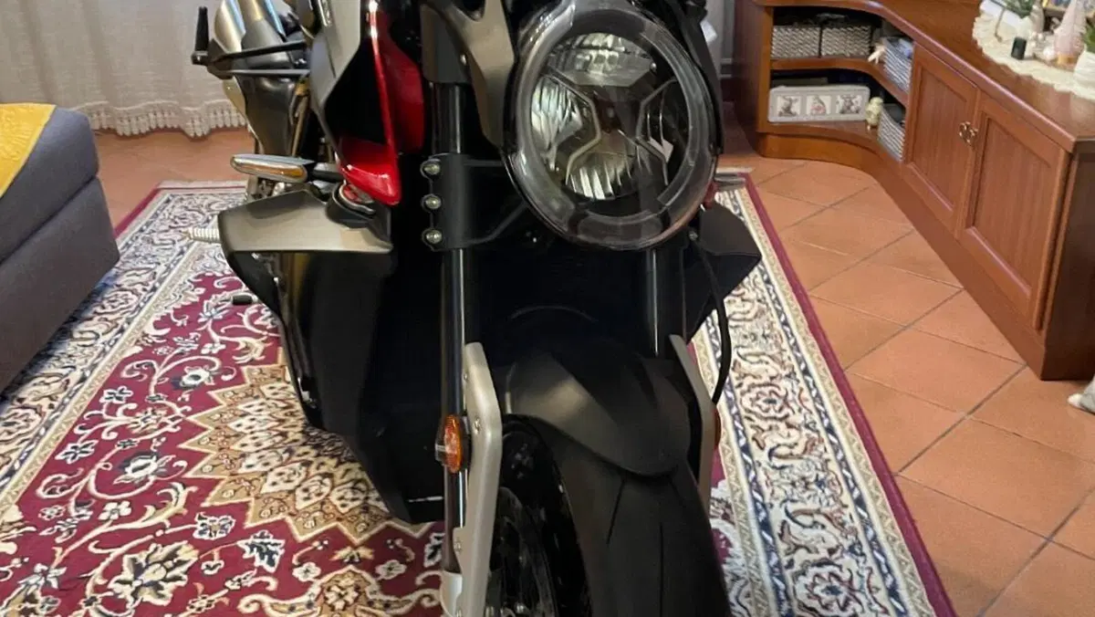MV Agusta Brutale 1000 RS (2022 - 26)  (5)
