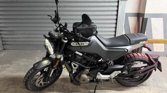 Husqvarna Svartpilen 401 (2020) usata