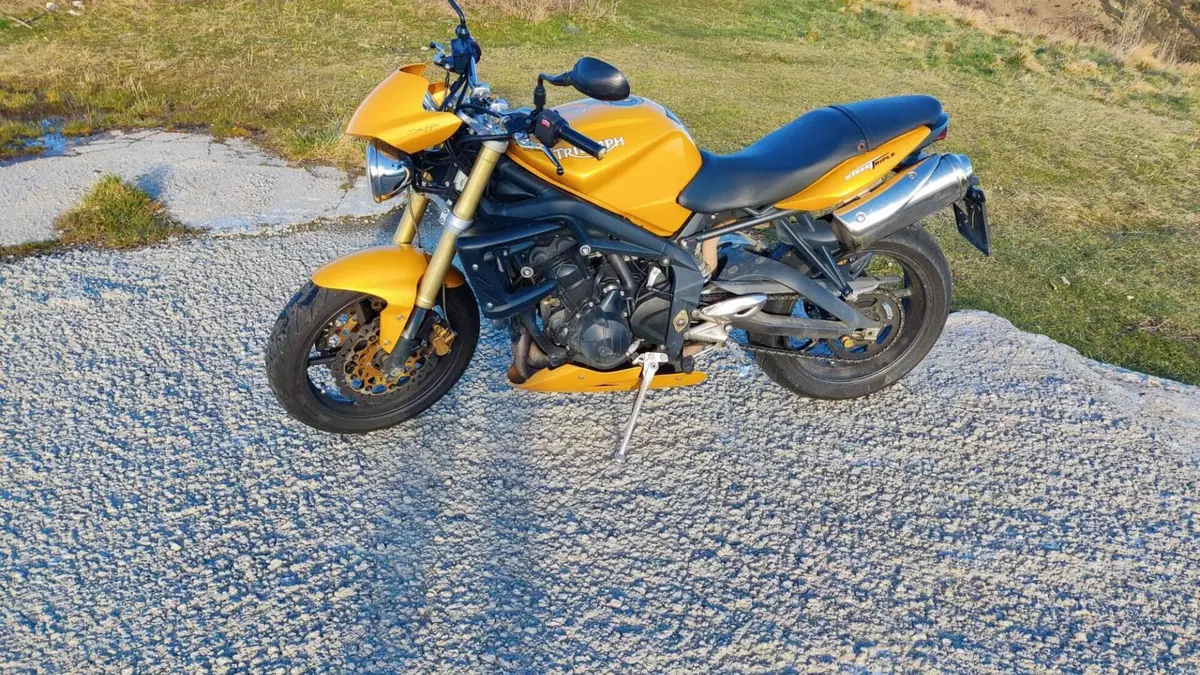 Triumph Street Triple (2007 - 12)  (4)