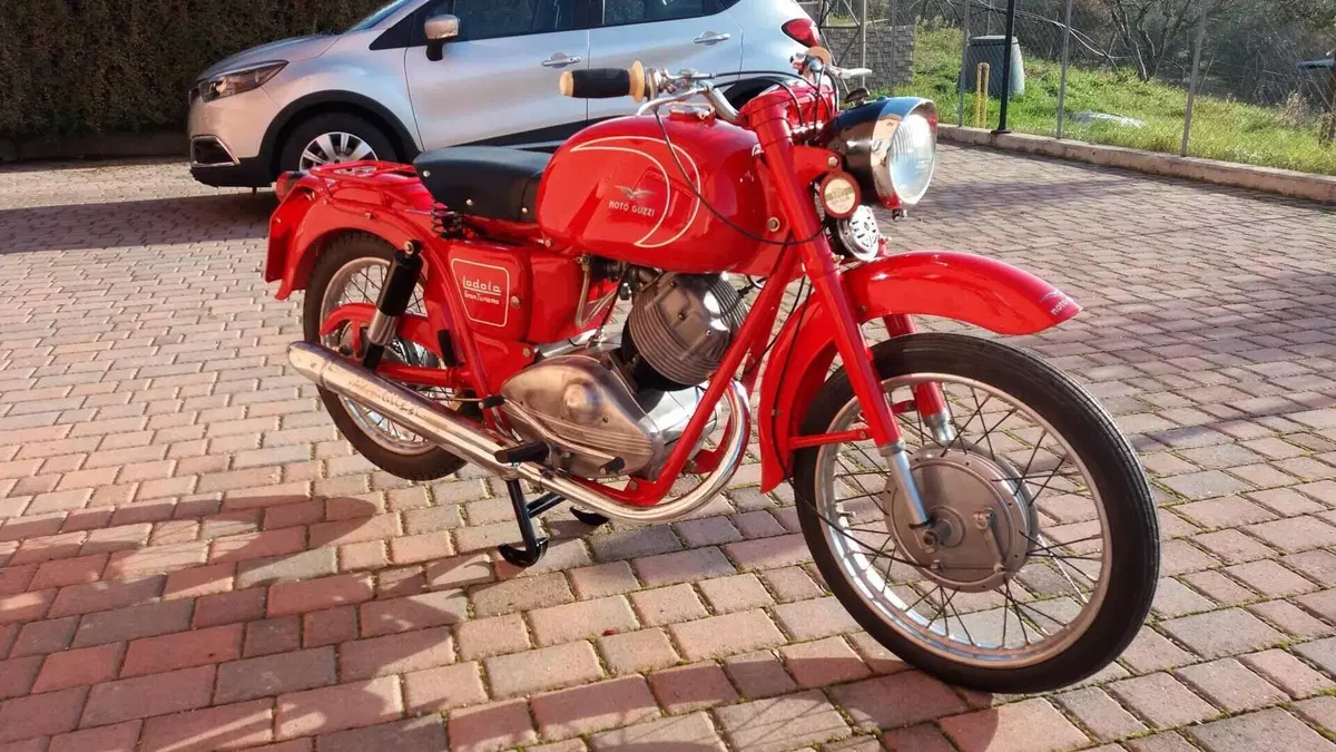 Moto Guzzi   (3)