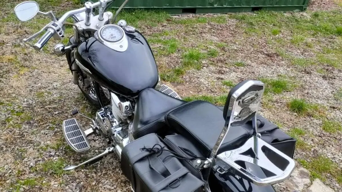 Yamaha XVS 1100 Drag Star (1999 - 06)  (2)