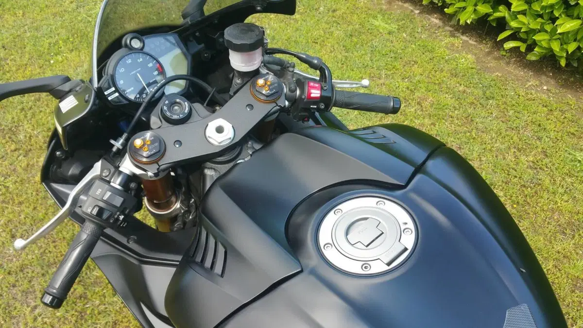 Yamaha YZF R6 (2017 - 20)  (12)