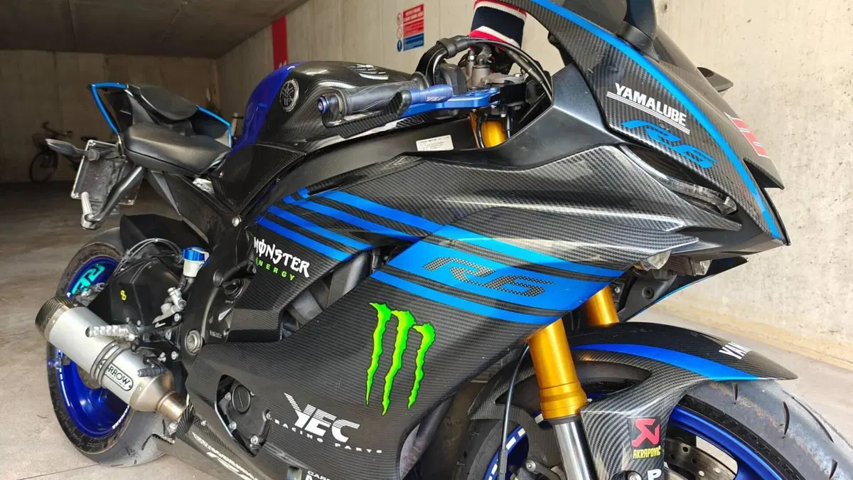 Yamaha YZF R6 (2017 - 20)  (2)