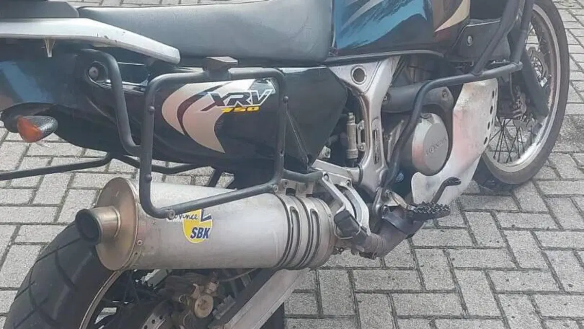 Honda Africa Twin XRV 750 (1996 - 02)  (4)