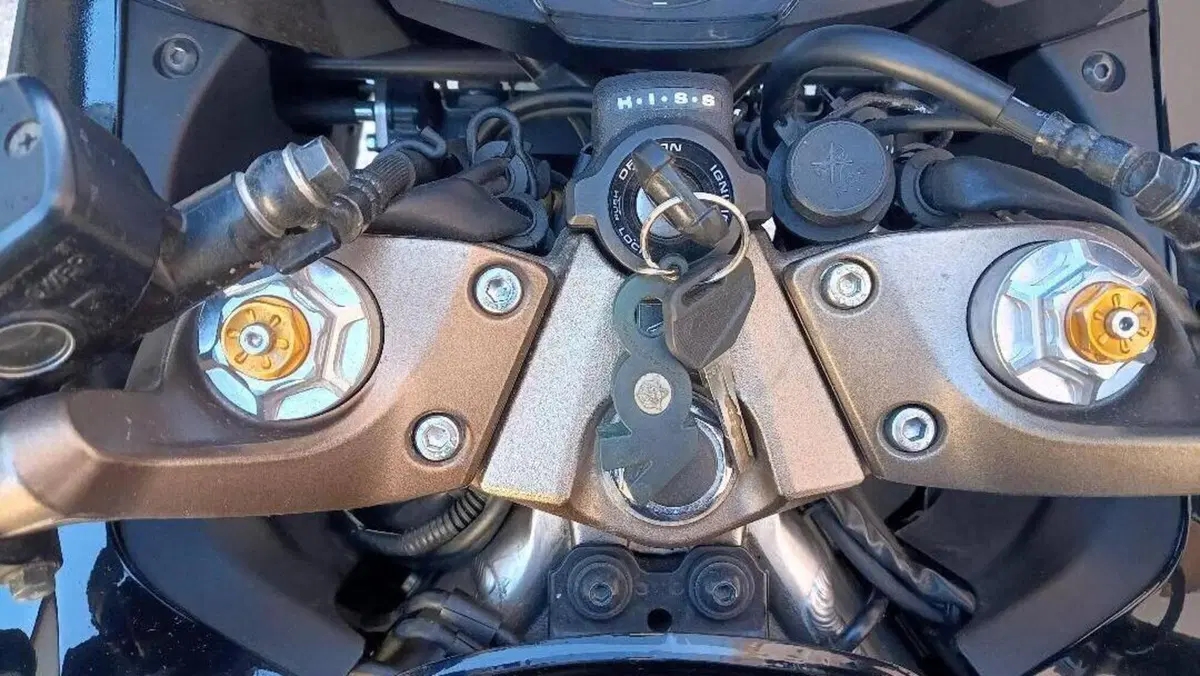 Honda VFR 800 F (2014 - 16)  (3)