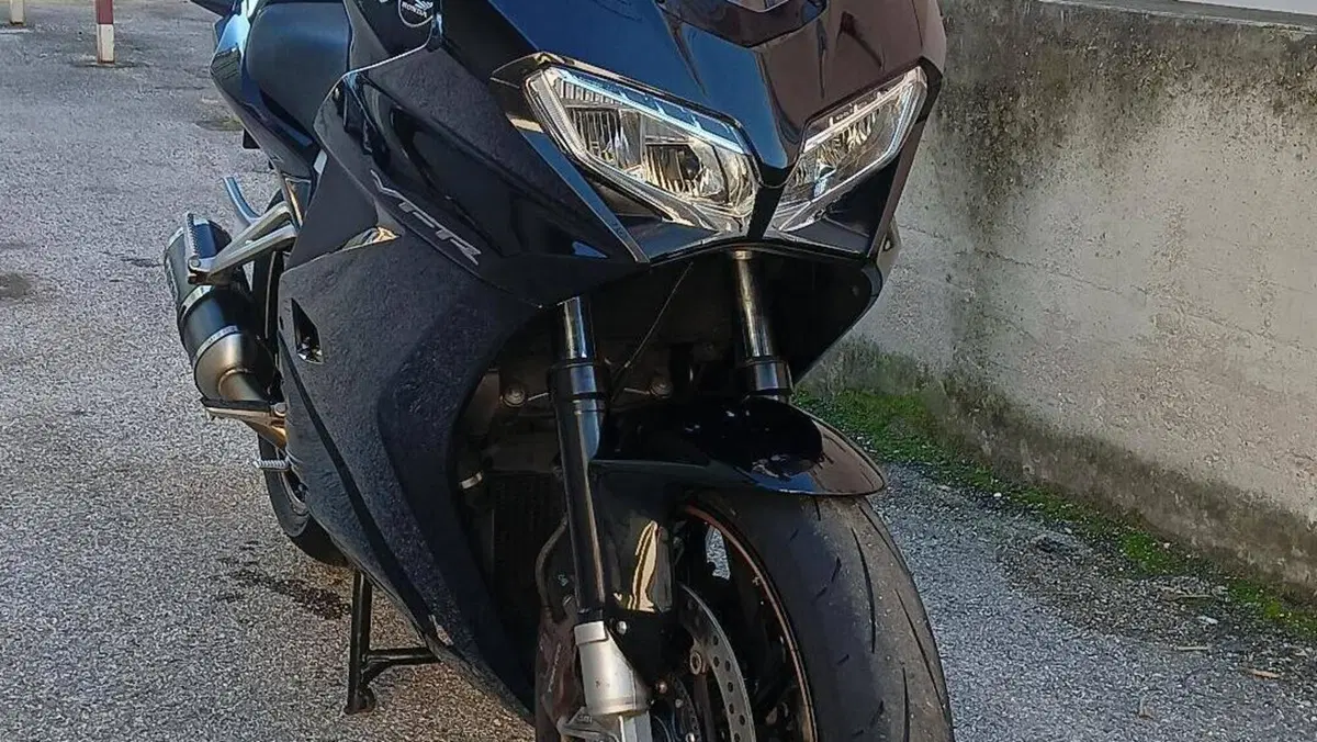 Honda VFR 800 F (2014 - 16)  (7)