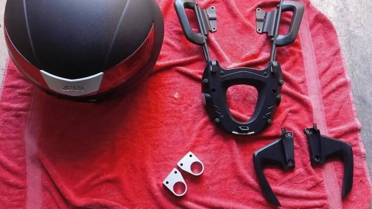 Honda VFR 800 F (2014 - 16)  (8)