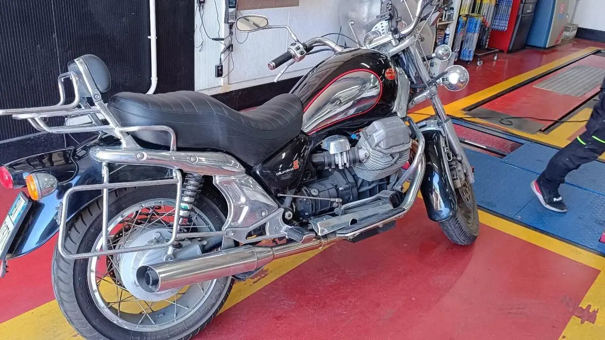 Moto Guzzi California EV Touring (2002 - 06)  (2)
