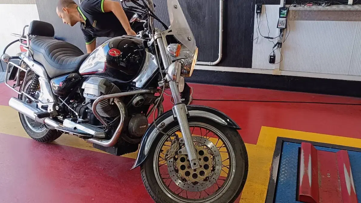 Moto Guzzi California EV Touring (2002 - 06)  (4)