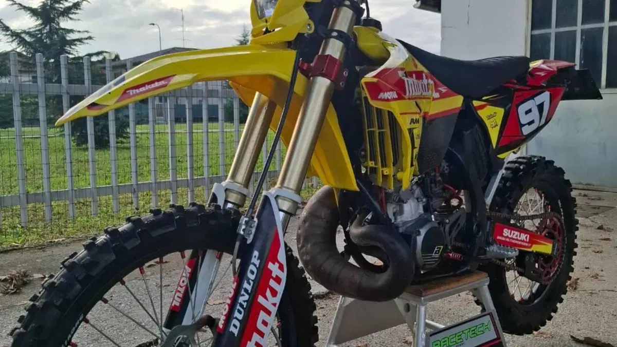 Suzuki RM 250 (2005 - 06)  (3)