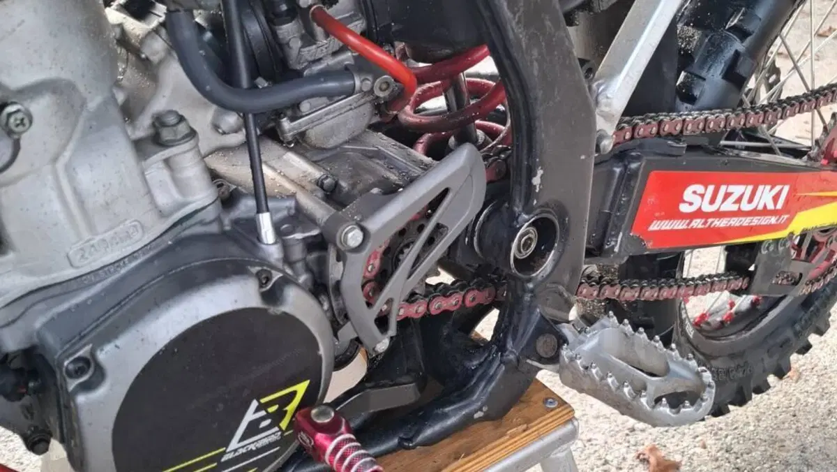 Suzuki RM 250 (2005 - 06)  (4)
