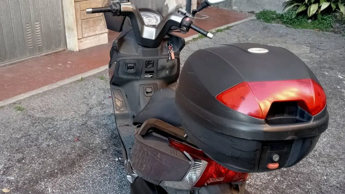 Kymco G-Dink 300i (2011 - 17)  (2)