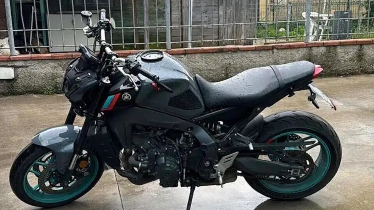 Yamaha MT-09 (2021 - 23)  (3)