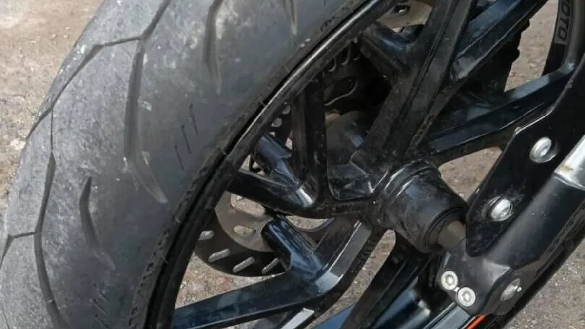 CFMOTO 300NK (2021 - 26)  (3)