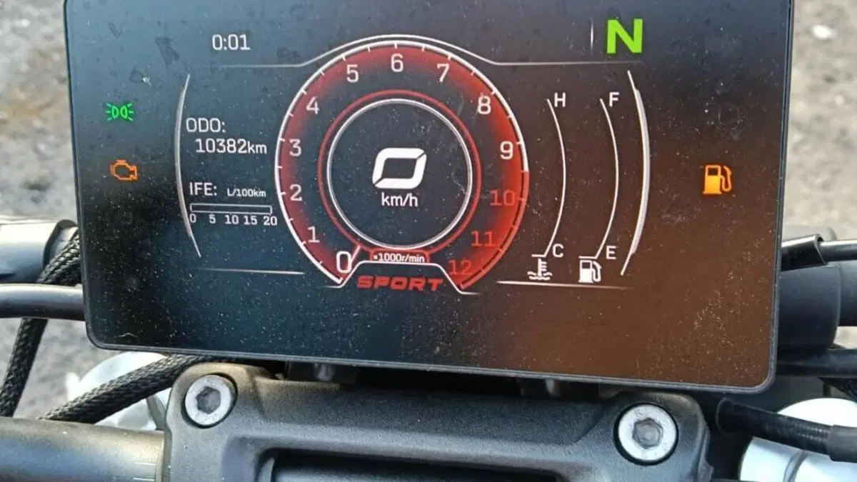 CFMOTO 300NK (2021 - 26)  (9)