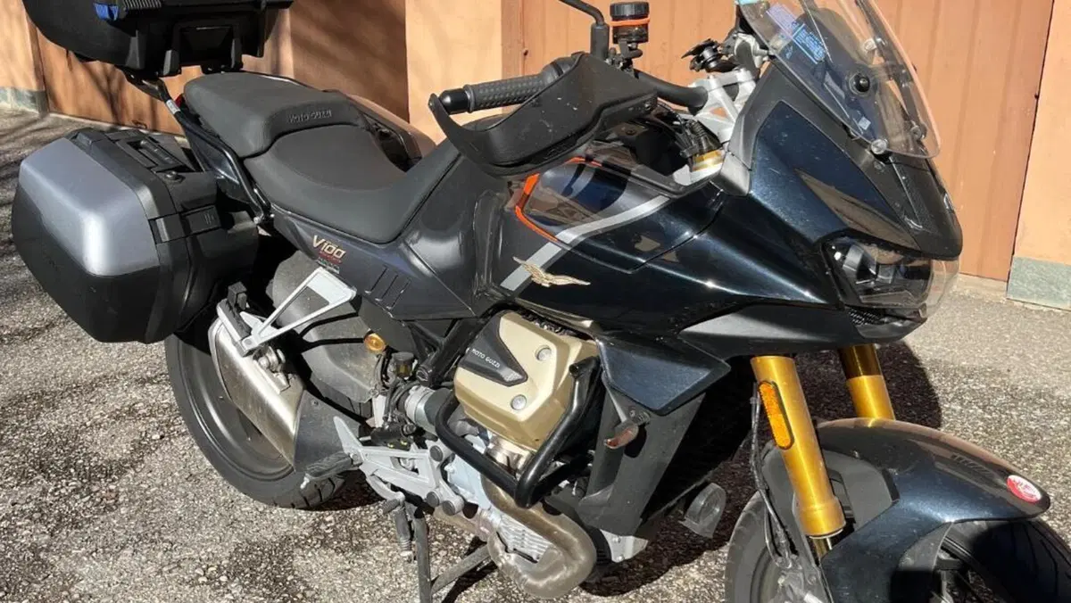 Moto Guzzi V100 Mandello S (2022 - 24)  (2)