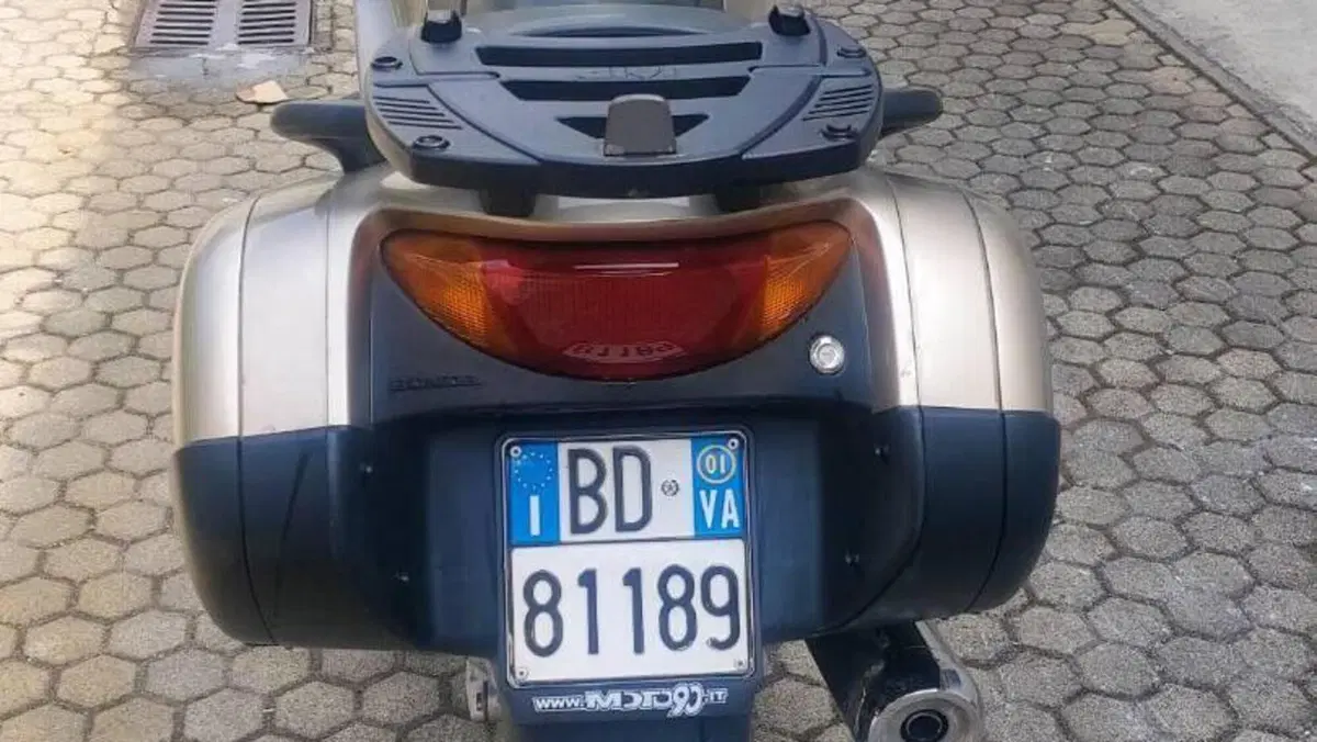 Honda Deauville 650 (1998 - 01)  (4)