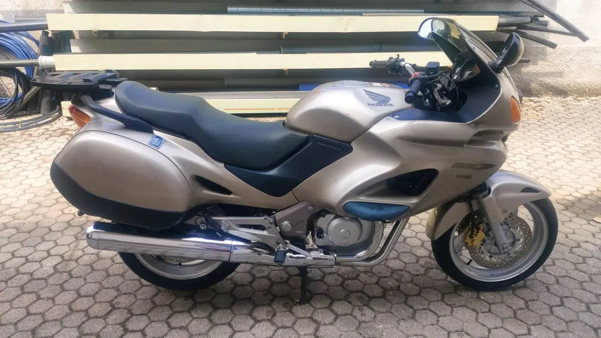 Honda Deauville 650 (1998 - 01)  (6)