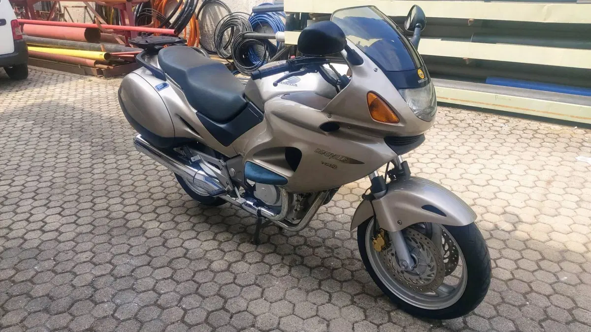 Honda Deauville 650 (1998 - 01)  (7)