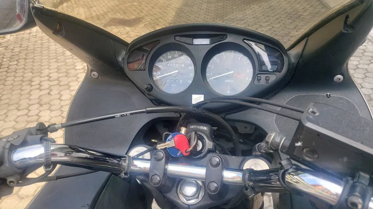 Honda Deauville 650 (1998 - 01)  (10)