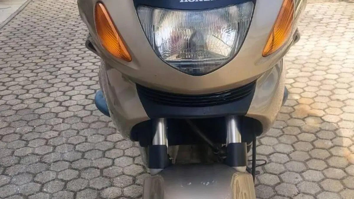 Honda Deauville 650 (1998 - 01)  (11)